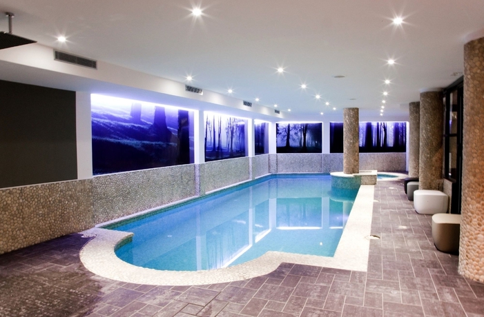 Imagen de la piscina del Hotel Urban Aix-les-bains, Bw Signature Collection. Foto 7