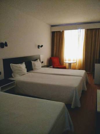 Imagen de la habitación del Hotel Urban Amadeos. Foto 2