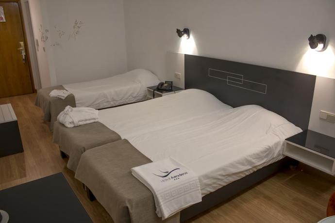 Imagen de la habitación del Hotel Urban Amadeos. Foto 8