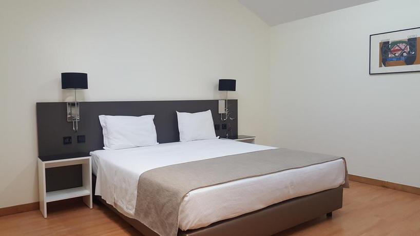 Imagen de la habitación del Hotel Urban Amadeos. Foto 10