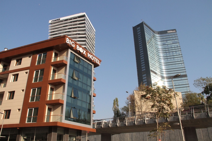 Imagen de los exteriores del Hotel Urban Bomonti. Foto 11