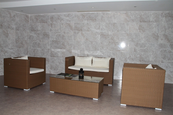 Imagen de la piscina del Hotel Urban Bomonti. Foto 16