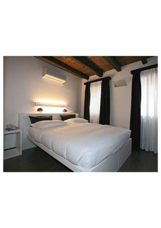 Imagen de la habitación del Hotel Urban Design. Foto 11