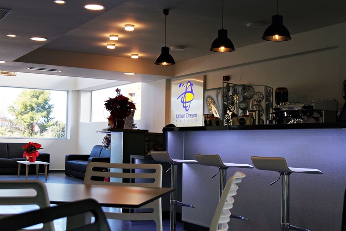 Imagen del bar/restaurante del Hotel Urban Dream Nevada. Foto 2