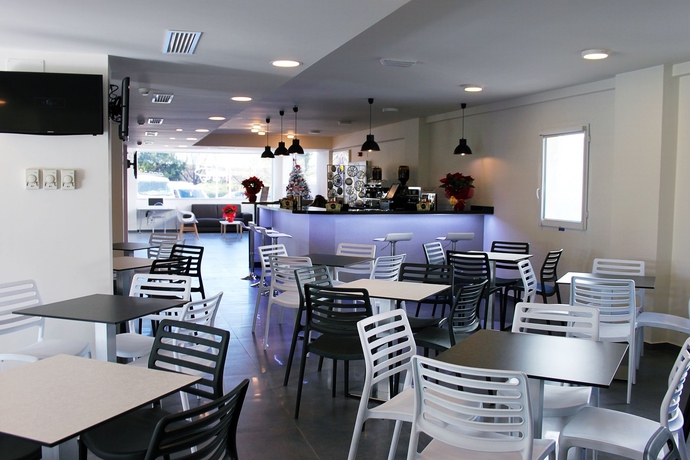 Imagen del bar/restaurante del Hotel Urban Dream Nevada. Foto 4