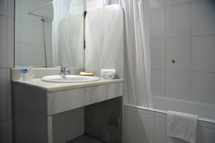 Imagen de la habitación del Hotel Urban Estação. Foto 9