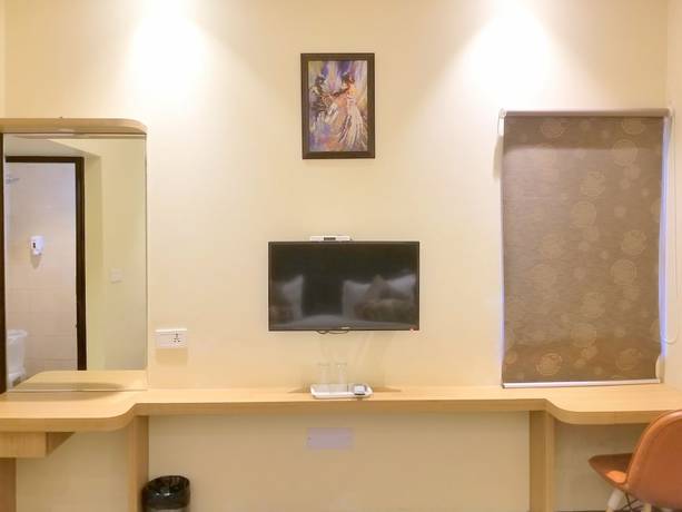 Imagen de la habitación del Hotel Urban Galaxy. Foto 12