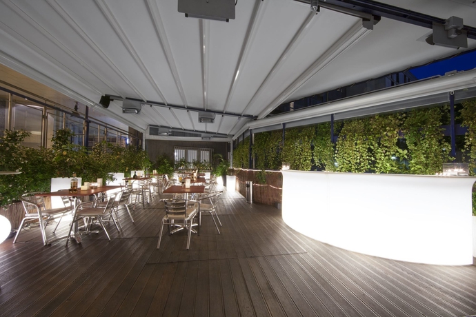 Imagen del bar/restaurante del Hotel Urban Hive Milano. Foto 3