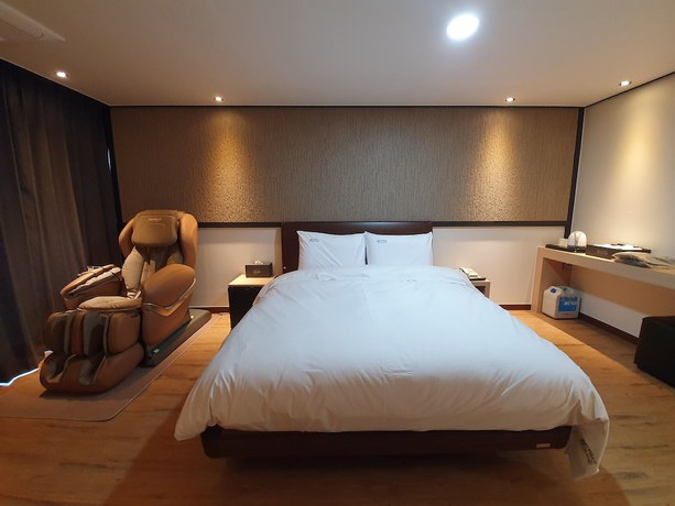 Imagen de la habitación del Hotel Urban Island. Foto 7