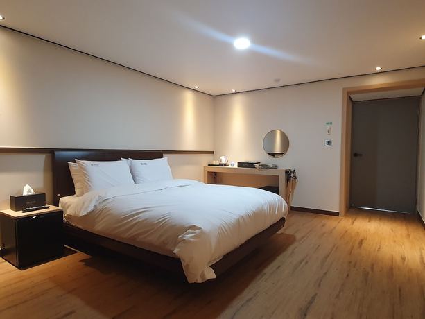 Imagen de la habitación del Hotel Urban Island. Foto 8