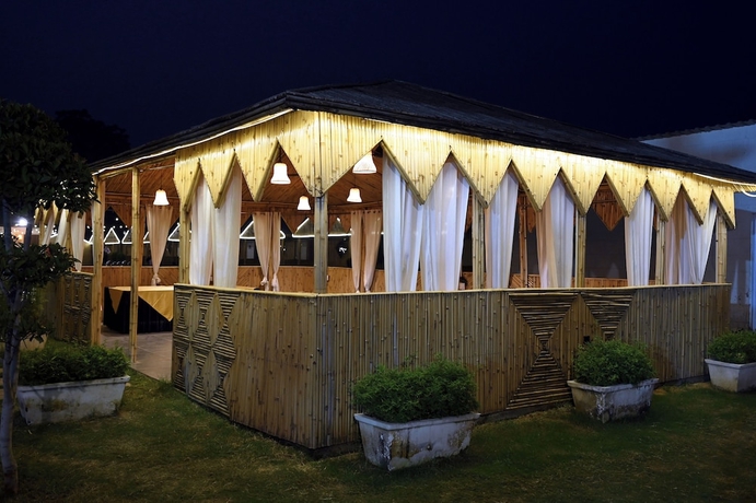 Imagen del bar/restaurante del Hotel Urban Nature Farms. Foto 3