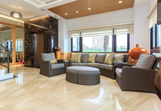 Imagen de los interiores del Hotel Urban Oasis Inn. Foto 37