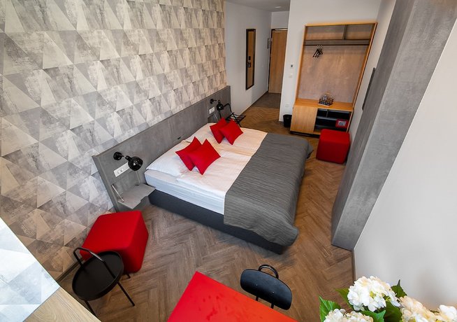 Imagen de la habitación del Hotel Urban Ring. Foto 7