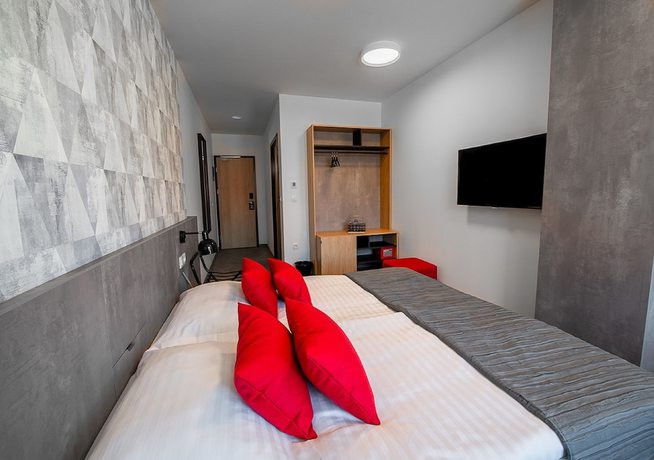Imagen de la habitación del Hotel Urban Ring. Foto 10