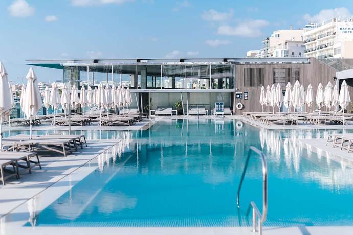 Imagen de la piscina del Hotel Urban Rooms By Neu Collective. Foto 18