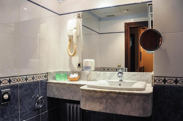 Imagen de la habitación del Hotel Urban Salamanca. Foto 4