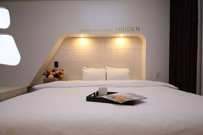 Imagen de la habitación del Hotel Urban Stay. Foto 13