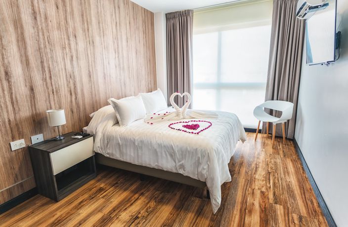 Imagen de la habitación del Hotel Urban Suites Apart. Foto 2