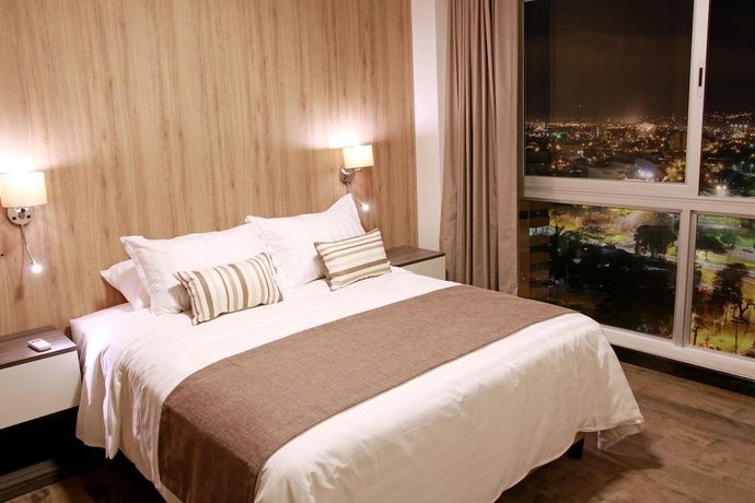 Imagen de la habitación del Hotel Urban Suites Apart. Foto 3