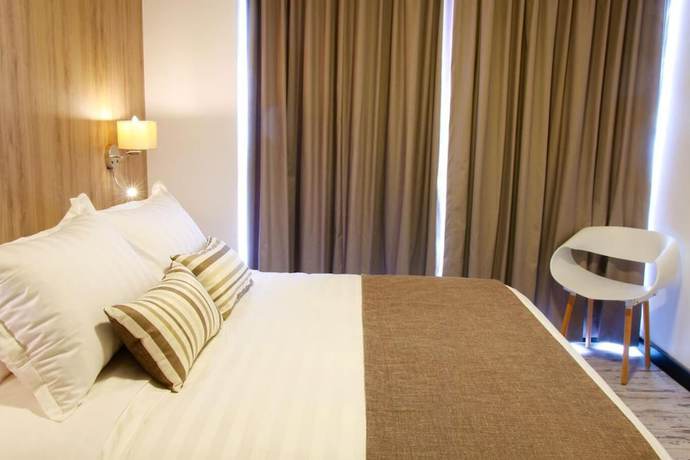 Imagen de la habitación del Hotel Urban Suites Apart. Foto 5