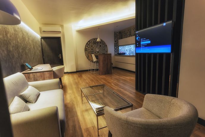 Imagen general del Hotel Urban Suites Apart. Foto 1