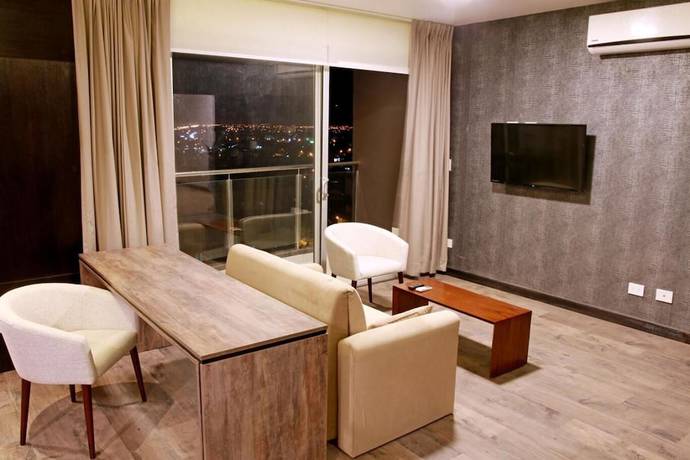 Imagen de la habitación del Hotel Urban Suites Apart. Foto 7