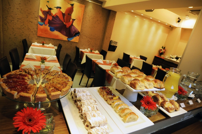 Imagen del bar/restaurante del Hotel Urban Suites Recoleta Boutique. Foto 8