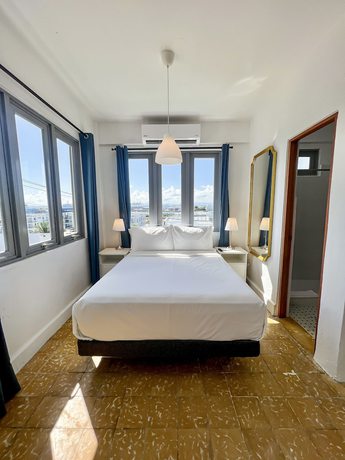 Imagen de la habitación del Hotel Urbana. Foto 20