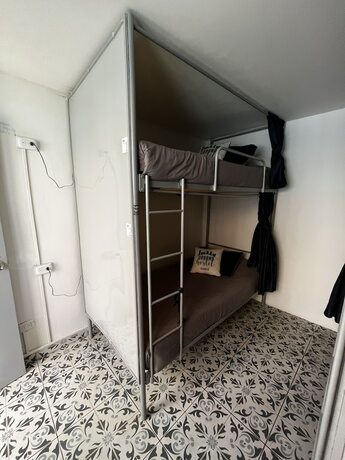 Imagen general del Hotel Urbana Hostel. Foto 1