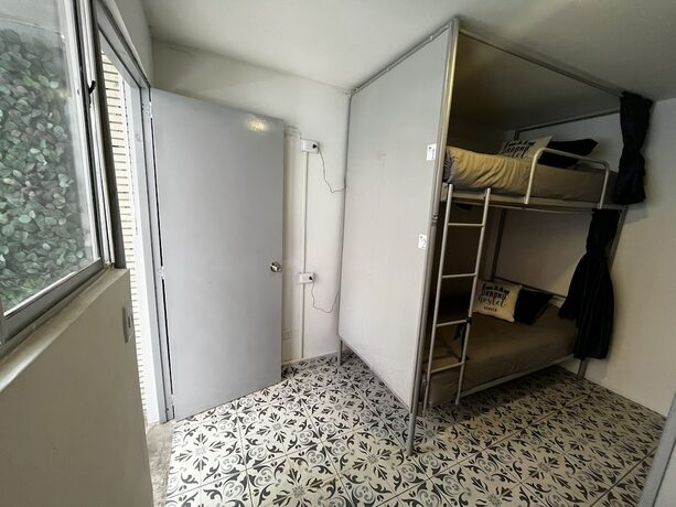Imagen de la habitación del Hotel Urbana Hostel. Foto 14