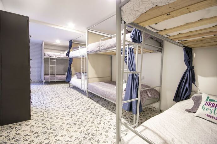 Imagen de la habitación del Hotel Urbana Hostel. Foto 15
