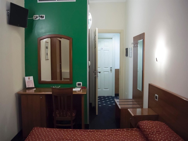 Imagen de los interiores del Hotel Urbani. Foto 9