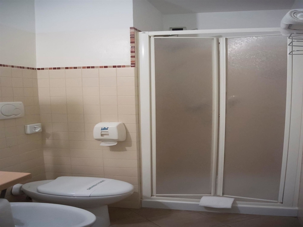 Imagen de la habitación del Hotel Urbani. Foto 5