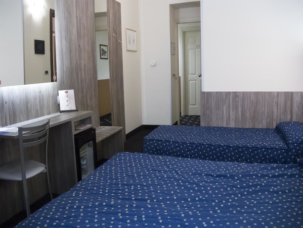 Imagen de los interiores del Hotel Urbani. Foto 11