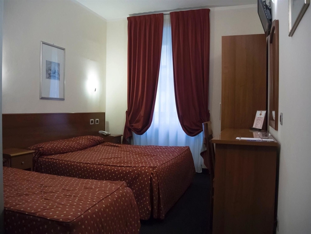 Imagen de los interiores del Hotel Urbani. Foto 12