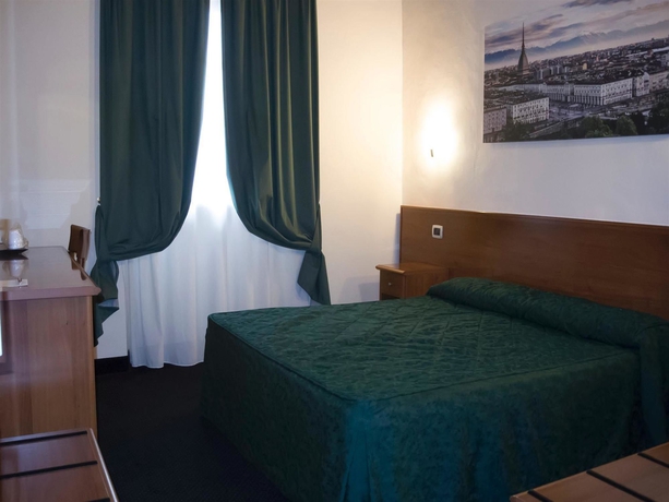 Imagen de los interiores del Hotel Urbani. Foto 15