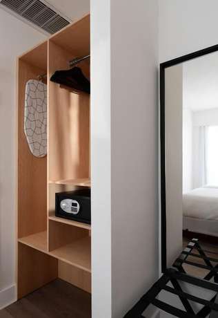 Imagen de la habitación del Hotel Urbanica The Euclid. Foto 20