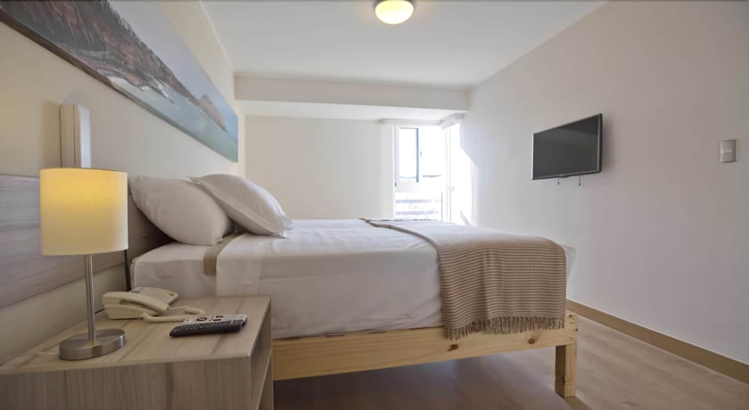 Imagen de la habitación del Hotel Urbano Apartments Miraflores Pardo. Foto 5