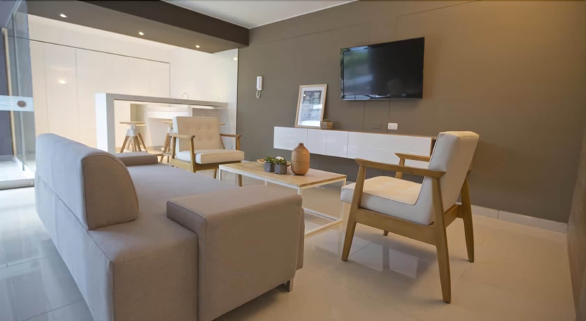 Imagen de los interiores del Hotel Urbano Apartments Miraflores Pardo. Foto 16