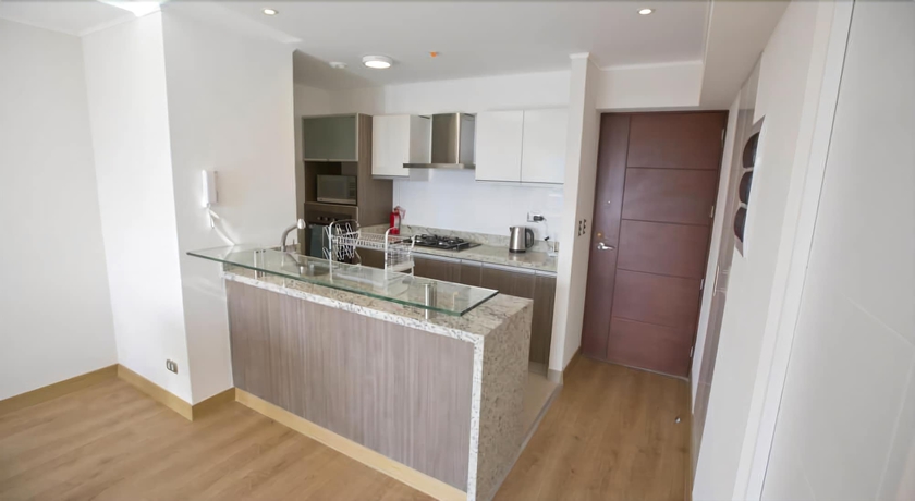 Imagen de la habitación del Hotel Urbano Apartments Miraflores Pardo. Foto 9