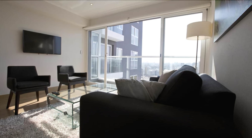 Imagen de la habitación del Hotel Urbano Apartments Miraflores Pardo. Foto 15