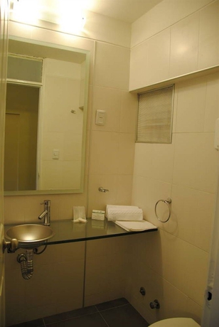 Imagen de la habitación del Hotel Urbano. Foto 7