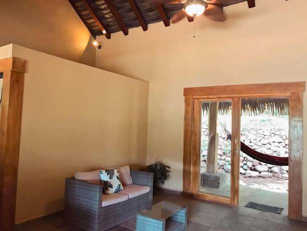 Imagen de la habitación del Hotel Urbano\'s Pacific Jungle Hostel. Foto 7