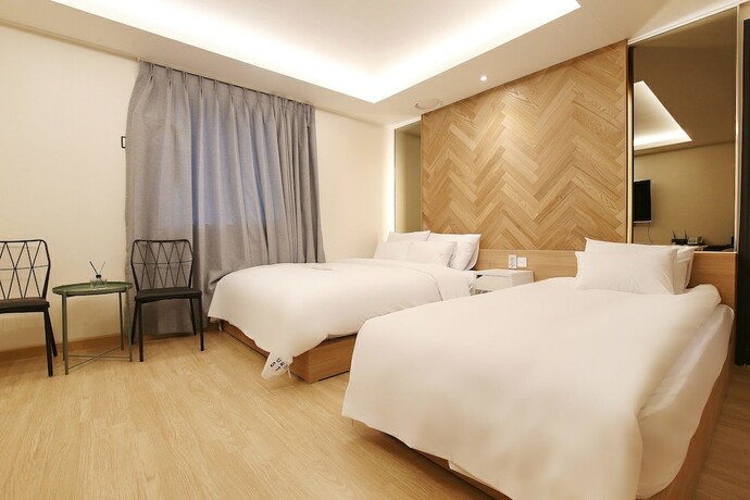Imagen general del Hotel Urbanstay. Foto 9