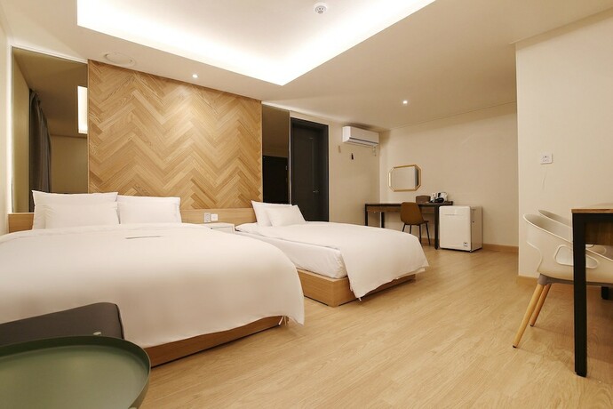 Imagen general del Hotel Urbanstay. Foto 13