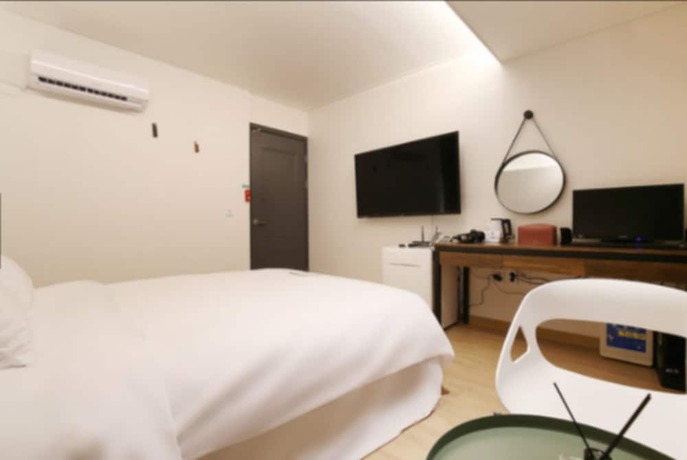 Imagen general del Hotel Urbanstay. Foto 14
