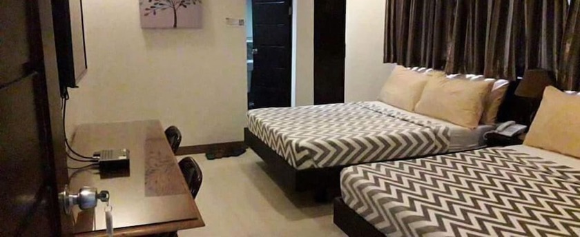 Imagen de la habitación del Hotel Urbantel. Foto 6