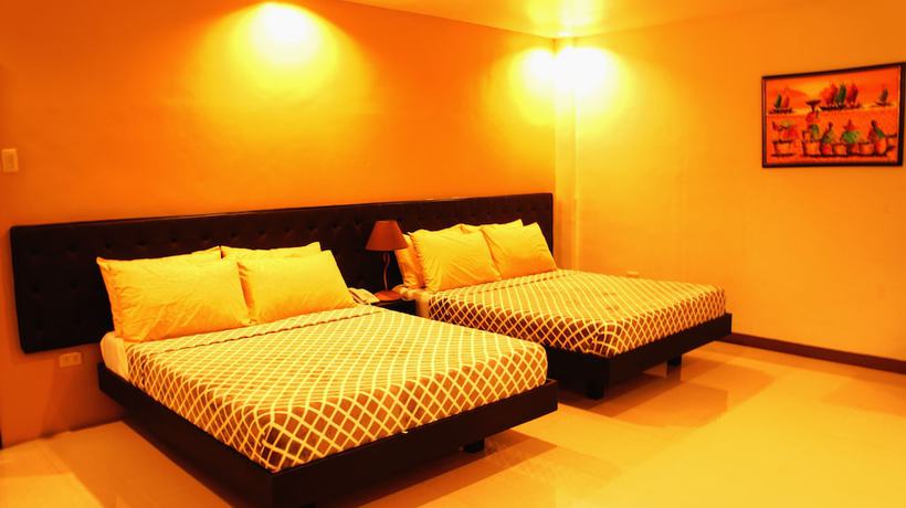 Imagen de la habitación del Hotel Urbantel. Foto 15