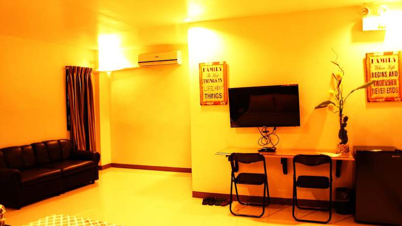 Imagen de la habitación del Hotel Urbantel. Foto 17