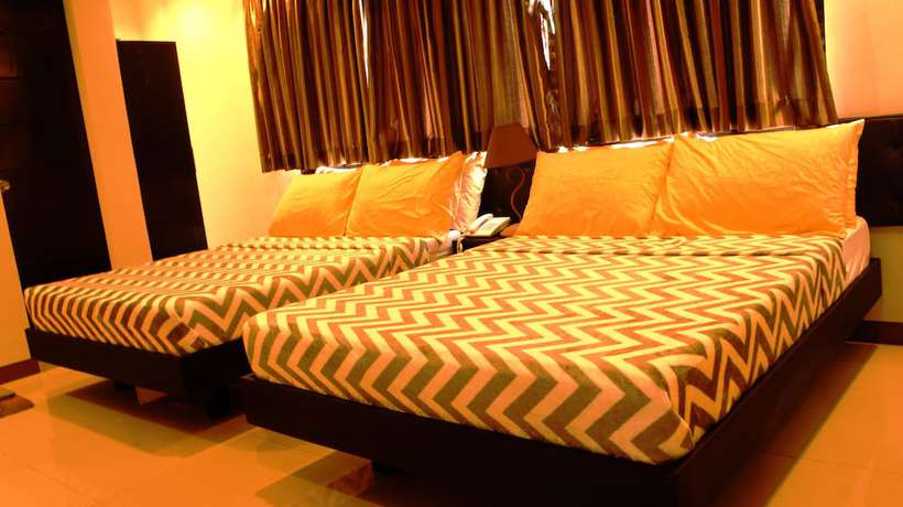 Imagen de la habitación del Hotel Urbantel. Foto 18